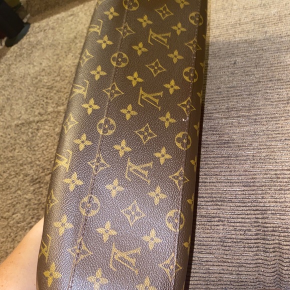 Louis Vuitton briefcase style bag in great condition - Picture 7 of 14